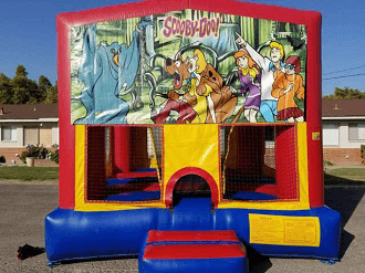 Scooby_Doo_Bounce_House_in_parking_lot.png